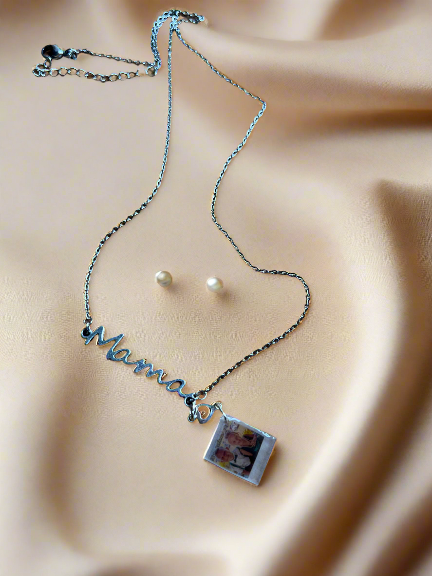Custom Photo "Mama" Necklace - Single Photo {Micro Memories}